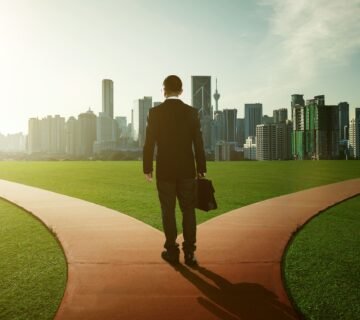 البر الرئيسي والمنطقة الحرة في دبي